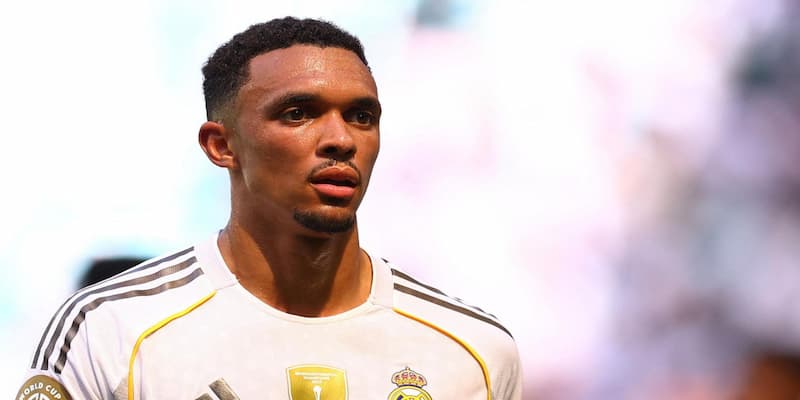 Alexander Arnold ra mắt không thành công trong màu áo Los Blancos Alexander Arnold ra mắt không thành công trong màu áo Los Blancos
